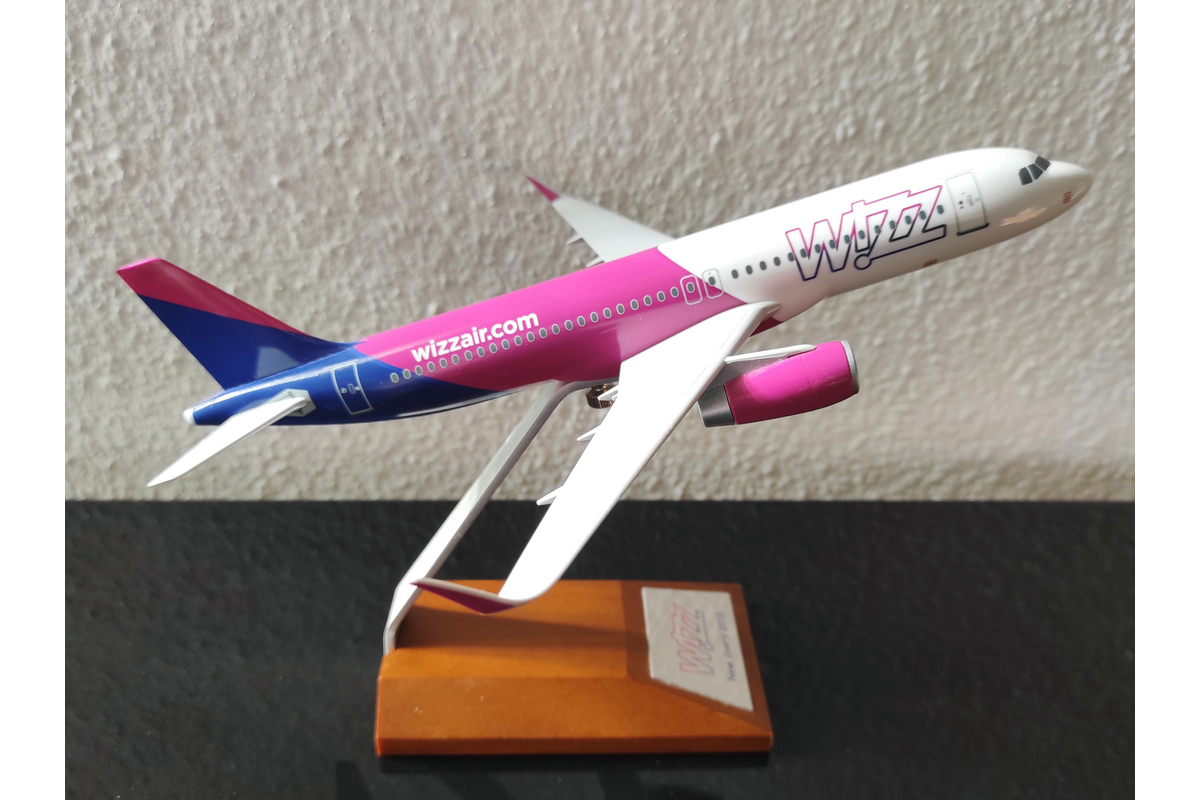 Airbus A320ceo Wizz Air repülőgép modell 