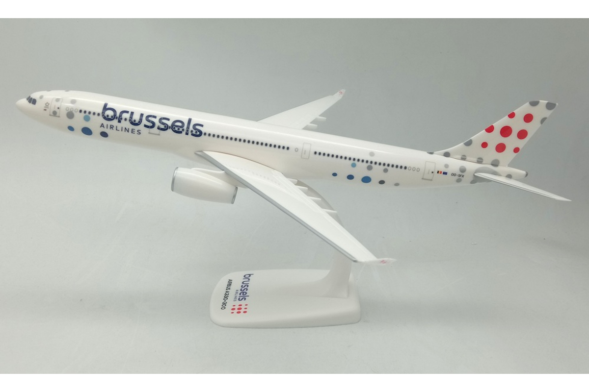 Airbus A330-300 Brussels Airlines repülőgép modell OO-SFX