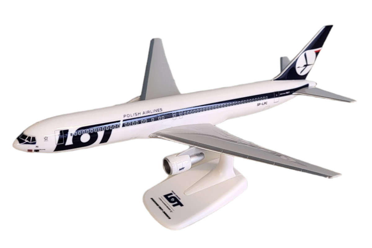 Boeing 767-300 LOT repülőgép modell SP-LPC