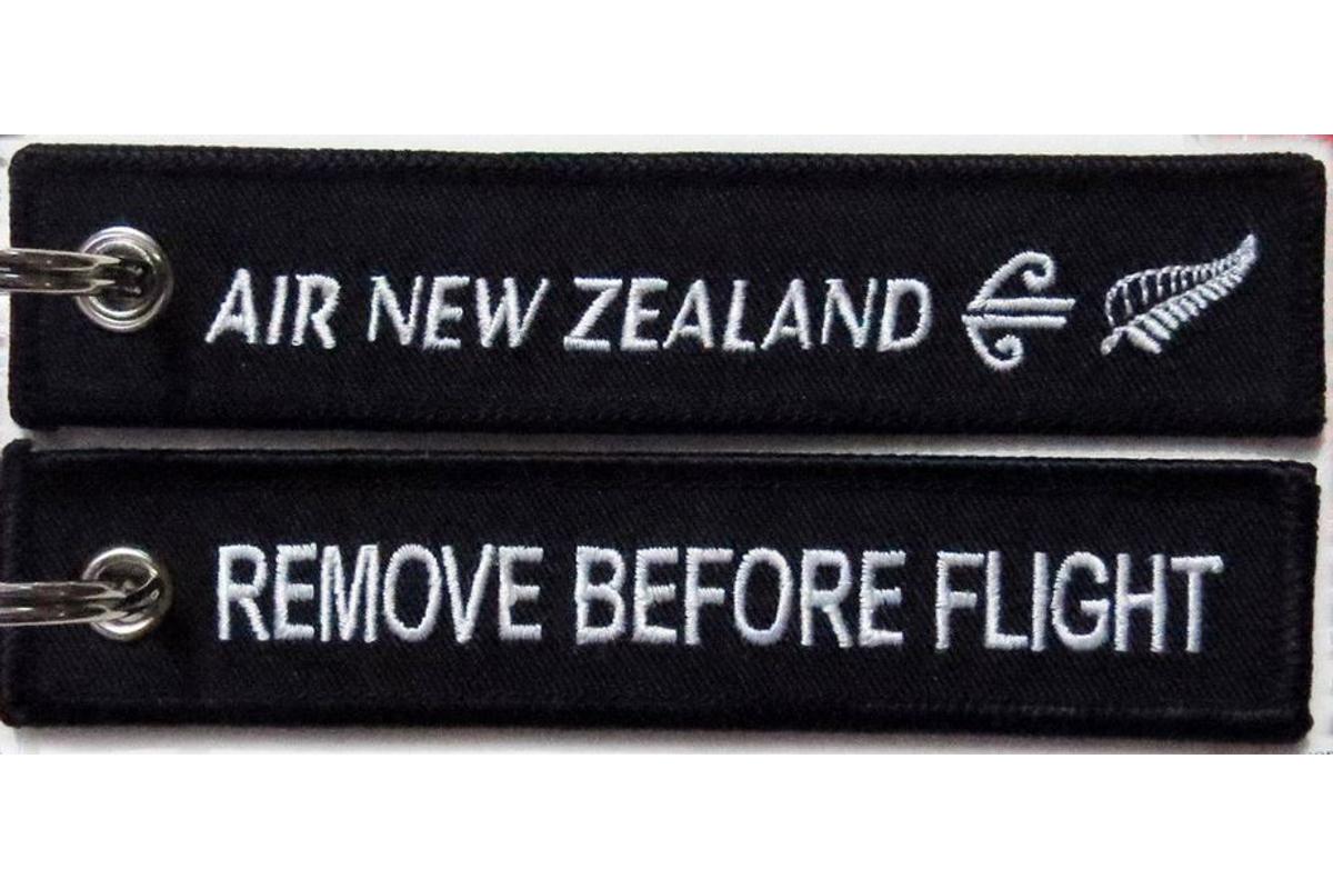 Remove Before Flight kulcstartó