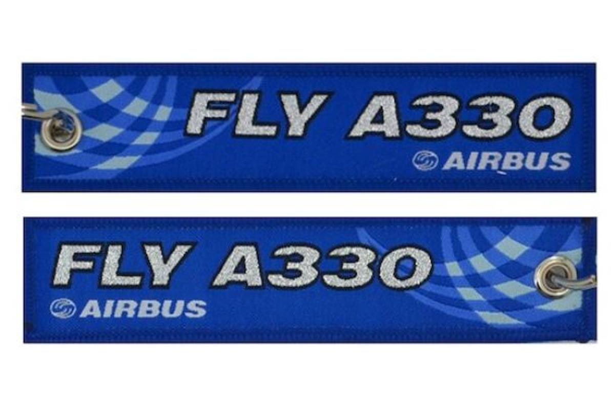Airbus 330 Remove Before Flight kulcstartó