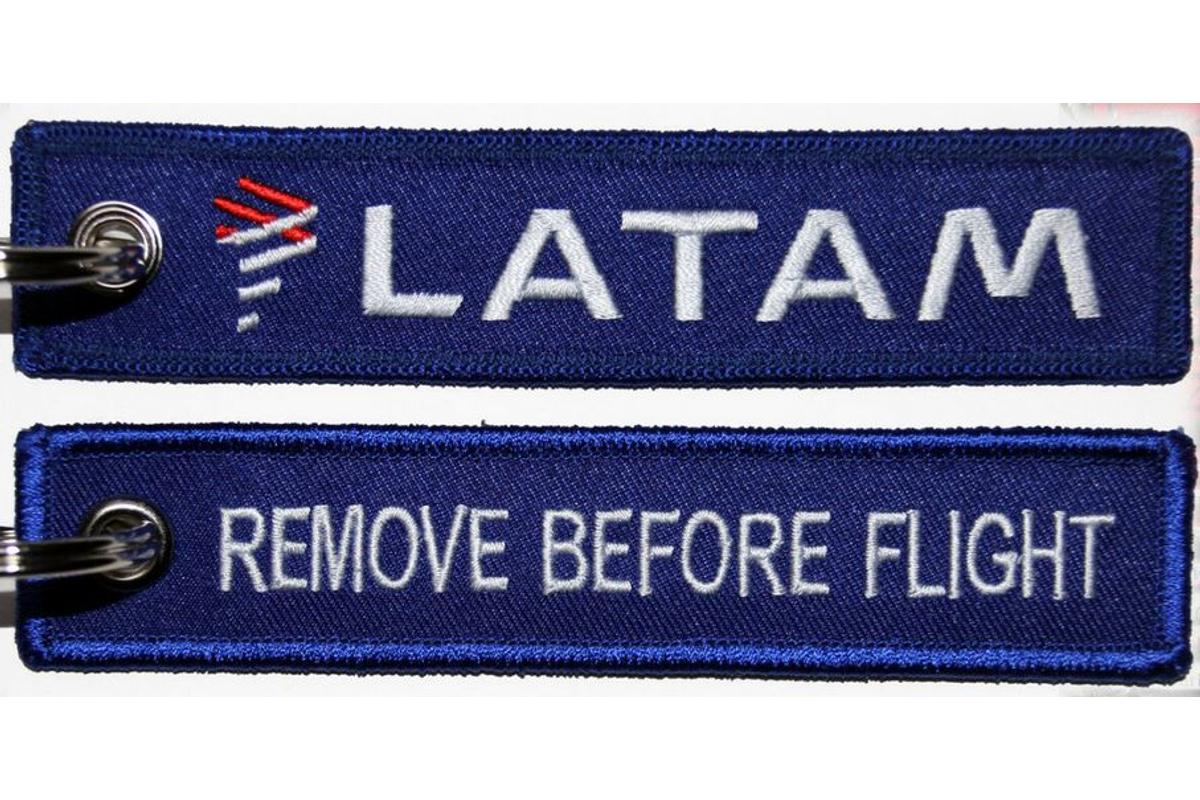 Remove Before Flight kulcstartó