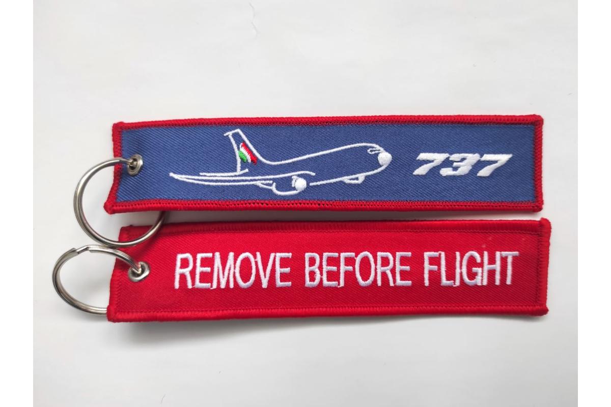 Boeing B-737 Remove Before Flight kulcstartó kék