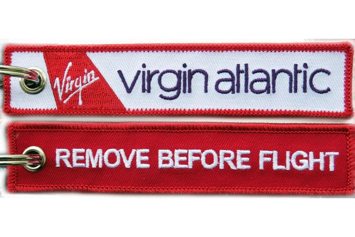 Remove Before Flight kulcstartó